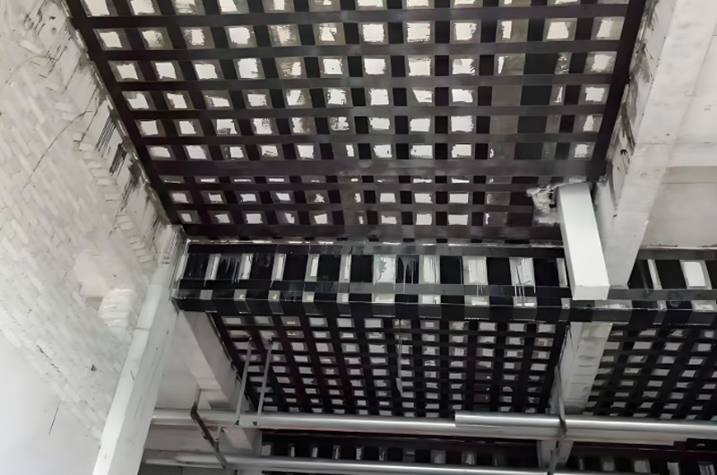 碳纖維加固后的房屋需要等待至少7天的加固層養護時間